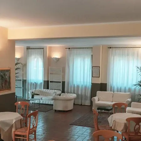 In A With Swimming Pool Holiday home